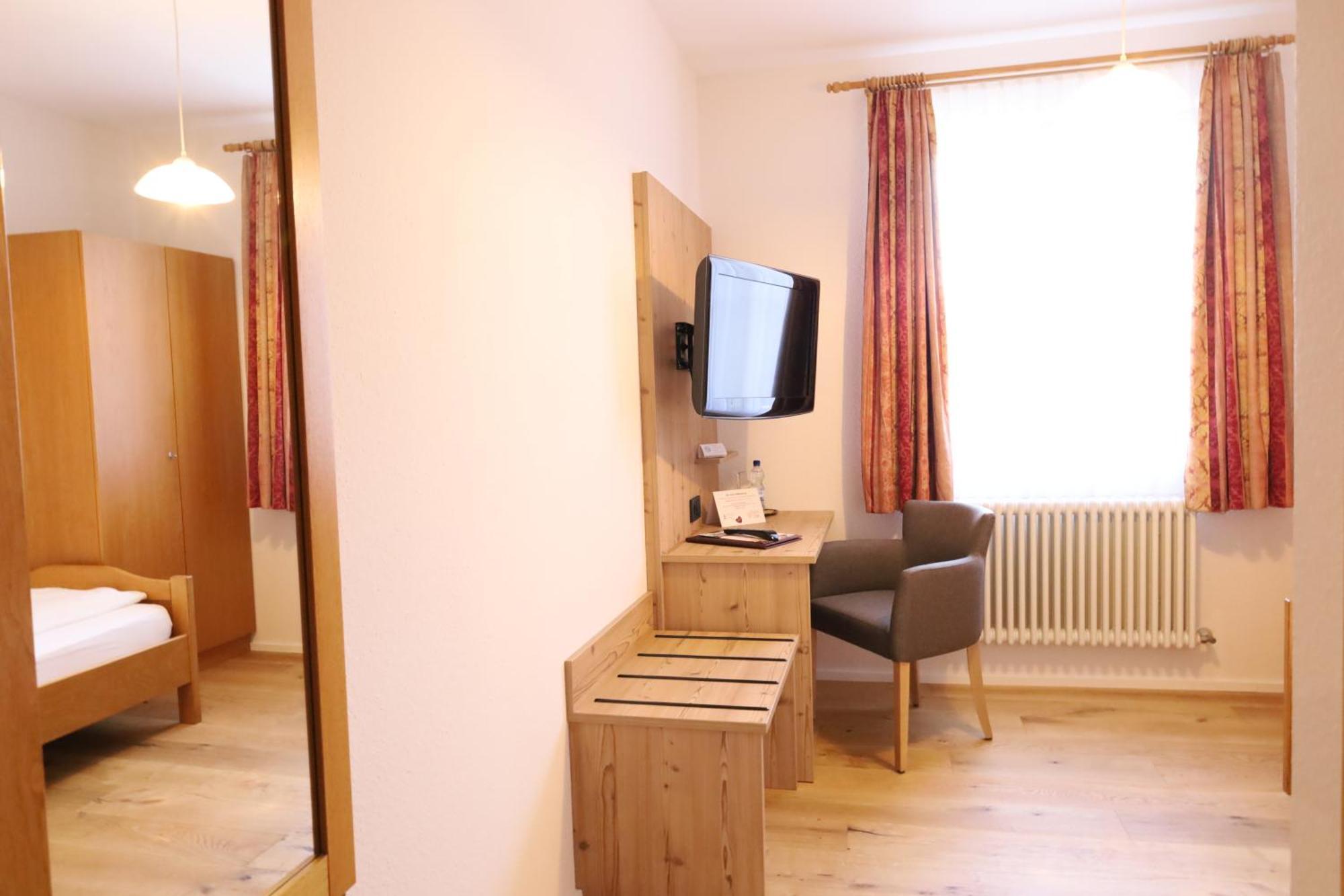 Hotel Gasthof Zur Post Wolfegg Dış mekan fotoğraf